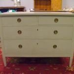 394 5395 CHEST OF DRAWERS